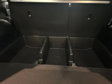 Car image 33