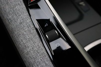 Car image 36