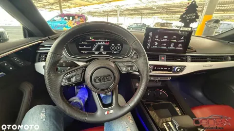 Car image 40