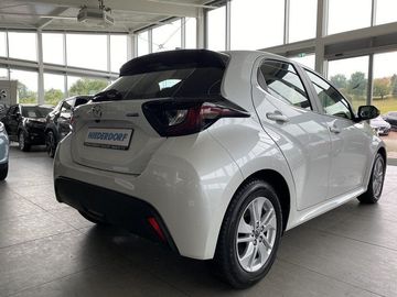 Car image 4