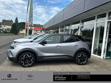 Car image 4