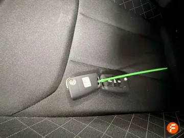 Car image 28