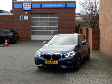 Car image 25