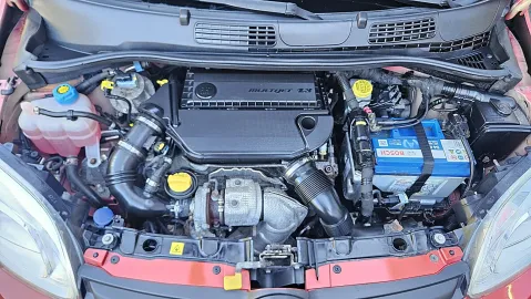 Car image 25