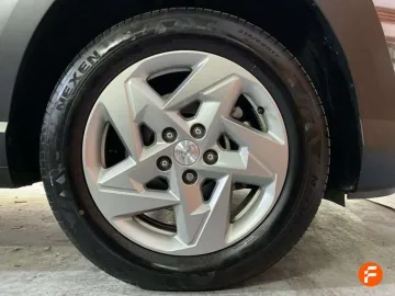 Car image 22