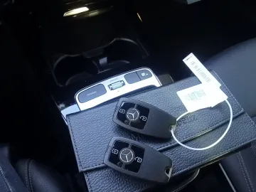 Car image 35