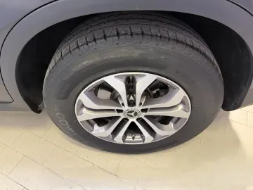Car image 33