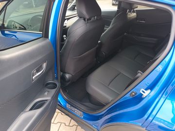 Car image 9