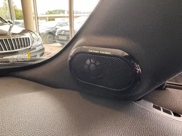 Car image 27