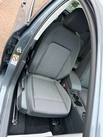 Car image 33