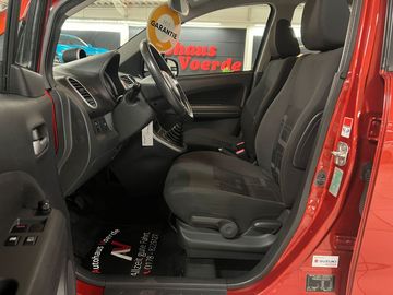 Car image 12