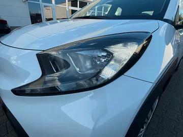 Car image 35