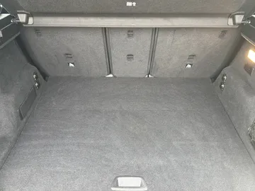 Car image 33