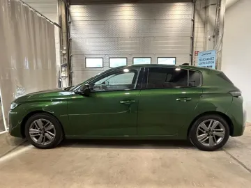 Car image 32