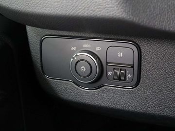 Car image 33