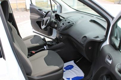 Car image 30