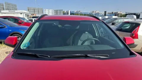 Car image 25