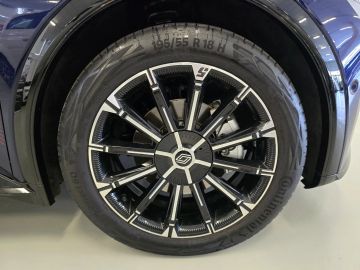 Car image 32