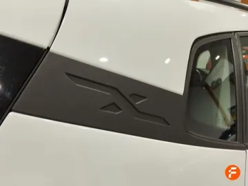 Car image 29