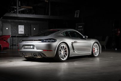 Car image 5