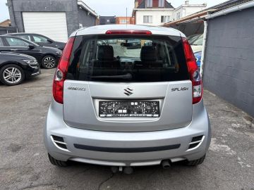 Car image 5