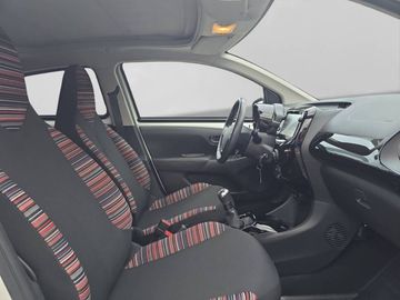 Car image 15