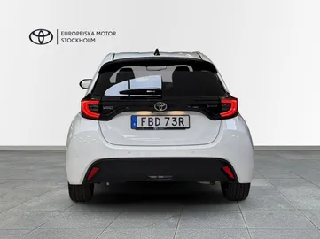 Car image 3