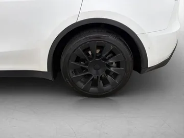 Car image 35