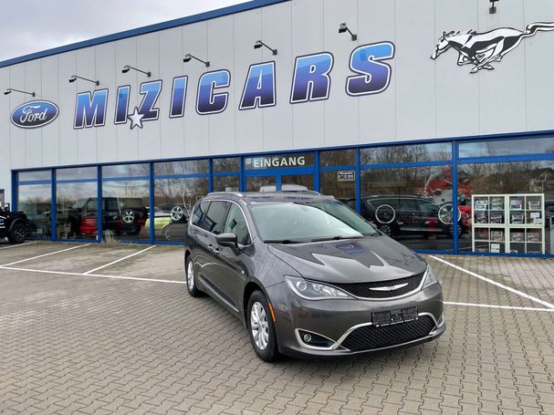 Chrysler Pacifica 214 kW image number 2