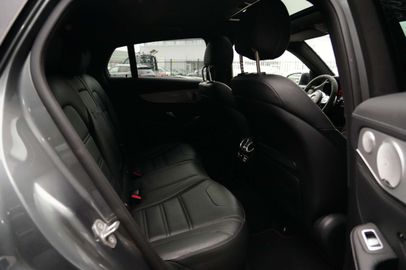 Car image 33