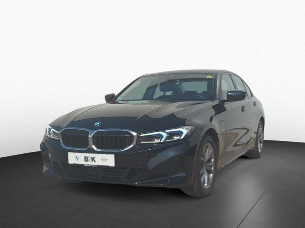 BMW 330e xDrive 215 kW image number 1