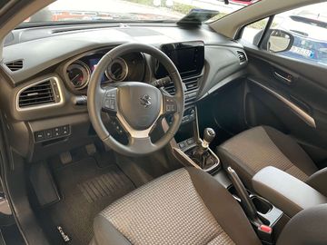 Car image 12