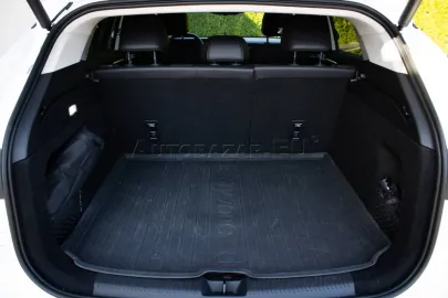 Car image 35