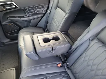 Car image 33