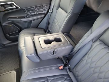 Car image 33