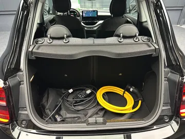 Car image 28