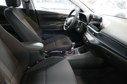 Car image 12