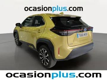 Car image 4