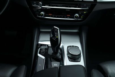 Car image 37