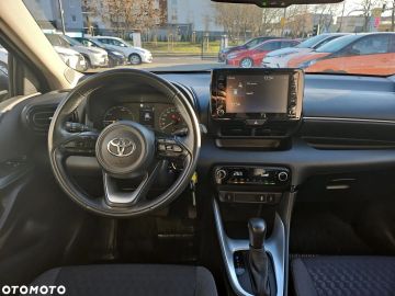 Car image 12