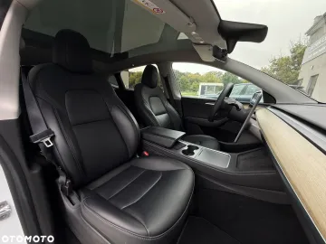 Car image 40