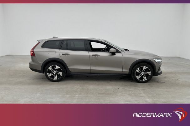 Volvo V60 Cross Country D4 AWD 140 kW image number 8