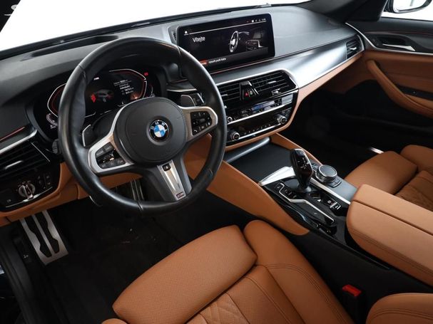 BMW 530d Touring xDrive 210 kW image number 4