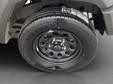 Car image 25