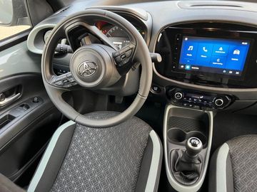 Car image 14