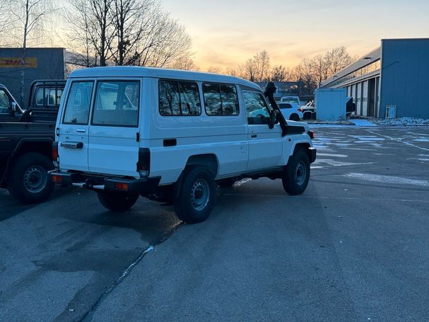 Toyota Land Cruiser 168 kW image number 10