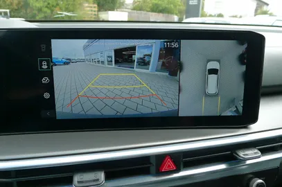Car image 26