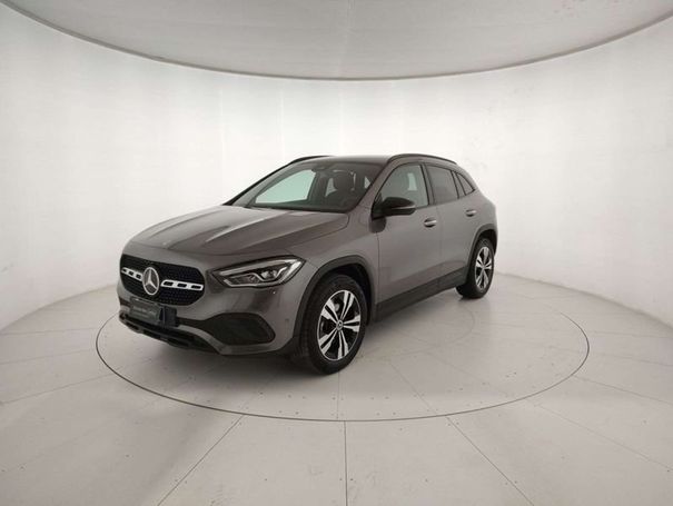 Mercedes-Benz GLA 180 100 kW image number 1