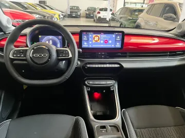 Car image 18