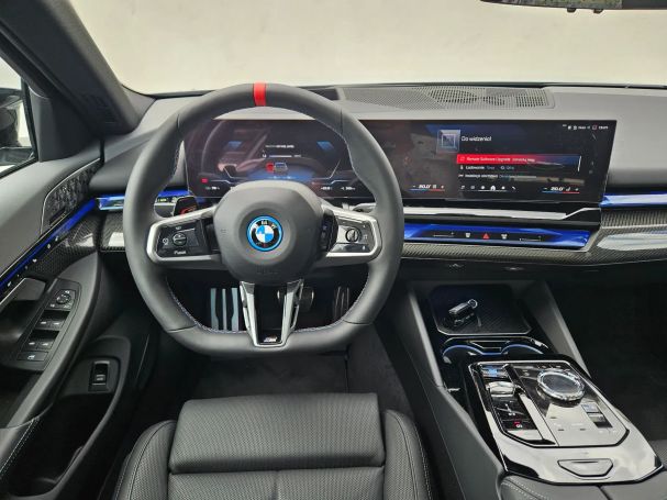 BMW i5 M60 xDrive 440 kW image number 11